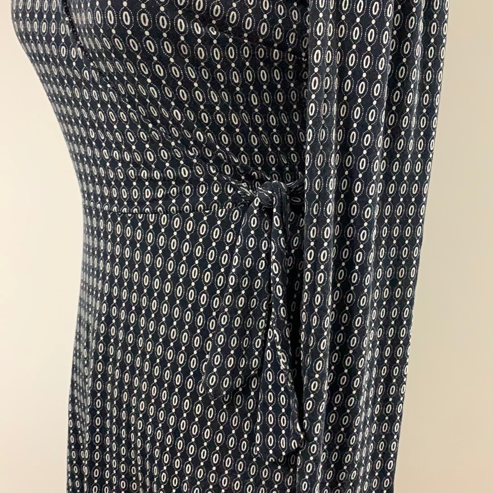 Caroll Paris Geometric Long-Sleeve V-Neck Winter Dress - Picture 5 of 11